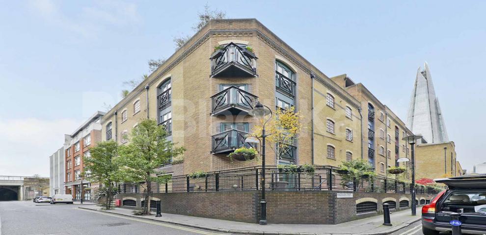 			LET , 2 Bedroom, 2 bath, 1 reception Penthouse			 Lion Court Shand Street, London Bridge